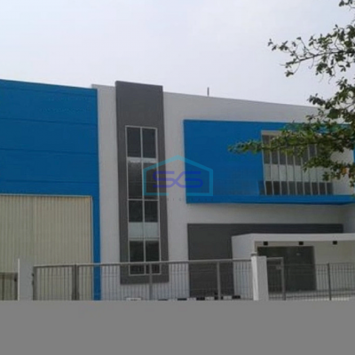 Disewakan Gudang Ada Loading Dock Strategis Pinggir Jalan di Jababeka Bekasi LT 1320m2