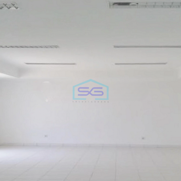 Disewakan Gudang Ada Loading Dock Strategis Pinggir Jalan di Jababeka Bekasi LT 1320m2-2