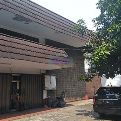 Dijual Gudang Ada Lift Barang Loading Dock di Tanjung Duren Jakarta Barat LB 900m2
