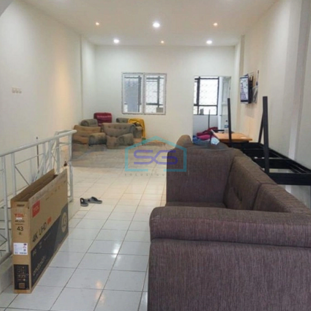Dijual Ruko 4 Lantai LB 234m2 Bagus Shm, Zona Komersial di Kalideres Jakarta Barat-1
