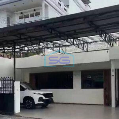 Dijual Rumah dan Gudang , Ada Lift di Kota Jakarta Barat