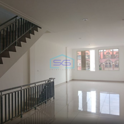 Dijual Cepat Super Murah Ruko di PIK Jakarta Utara Bagus Super Strategis Luas Bangunan 180m2