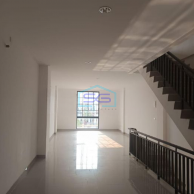 Disewakan Ruko Osaka PIK Jakarta Utara LB 200m2 Bangunan 3 lantai Hadap Jalan Raya
