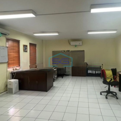 Dijual Gudang Turun Harga Luas Bangunan 252 m² di Kapuk Kamal Jakarta Barat-4