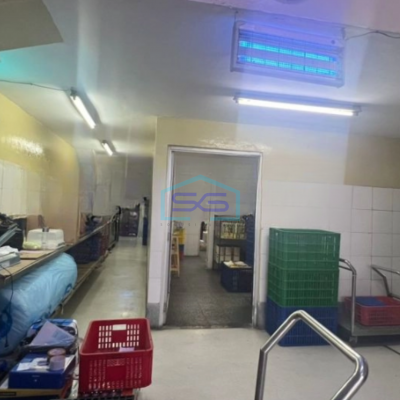 Dijual Gudang Turun Harga Luas Bangunan 252 m² di Kapuk Kamal Jakarta Barat-2