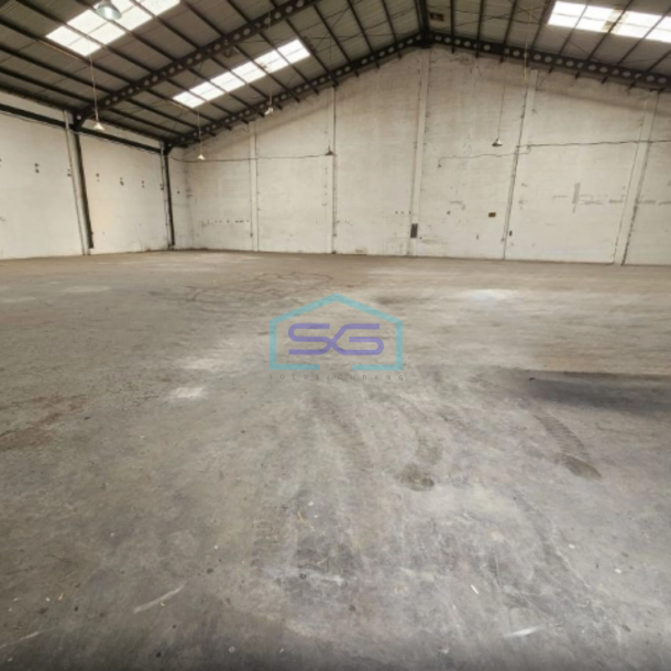Dijual Gudang Luas Tanah 875m2 SHM Bagus Siap Pakai Gudang Jatake Tangerang-2