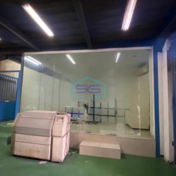 Dijual Cepat Gudang Murah Ada Kantor Luas Bangunan 1200 m² di Dadap Tangerang-1