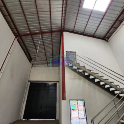 Disewakan Gudang Ada Kantor Luas  Tanah  300 m² di Kamal Jakarta Utara-2