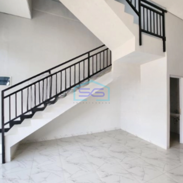 Disewakan Gudang Ada Kantor Luas  Tanah  300 m² di Kamal Jakarta Utara-1