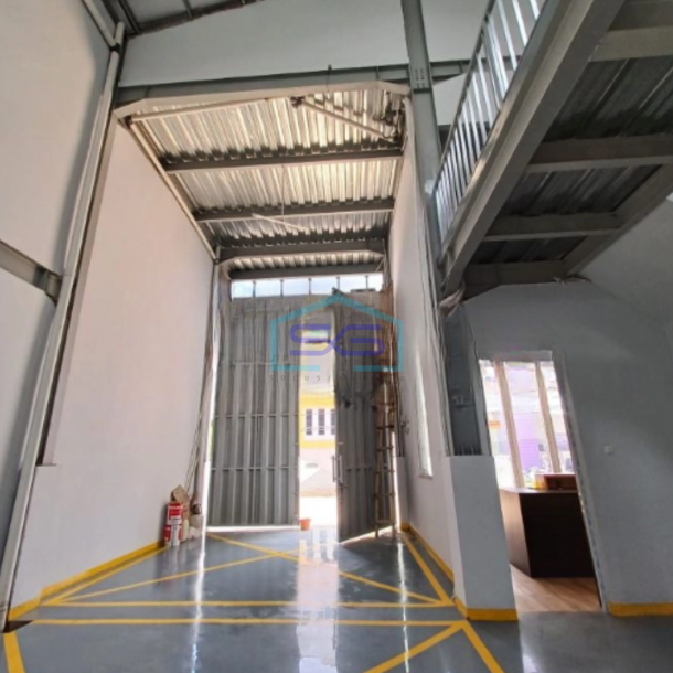 Disewakan Gudang Siap pakai Luas Bangunan  657 m² di Kalideres Jakarta Barat-1