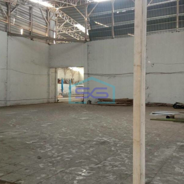 Dijual Gudang bekas Showroom lokasi di Jurumudi Tangerang-2