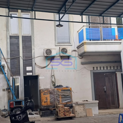 Dijual rumah 2 lantai + gudang di Kamal Jakarta Barat