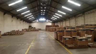 Disewakan gudang di jl raya bogor jakarta timur luas 1800m