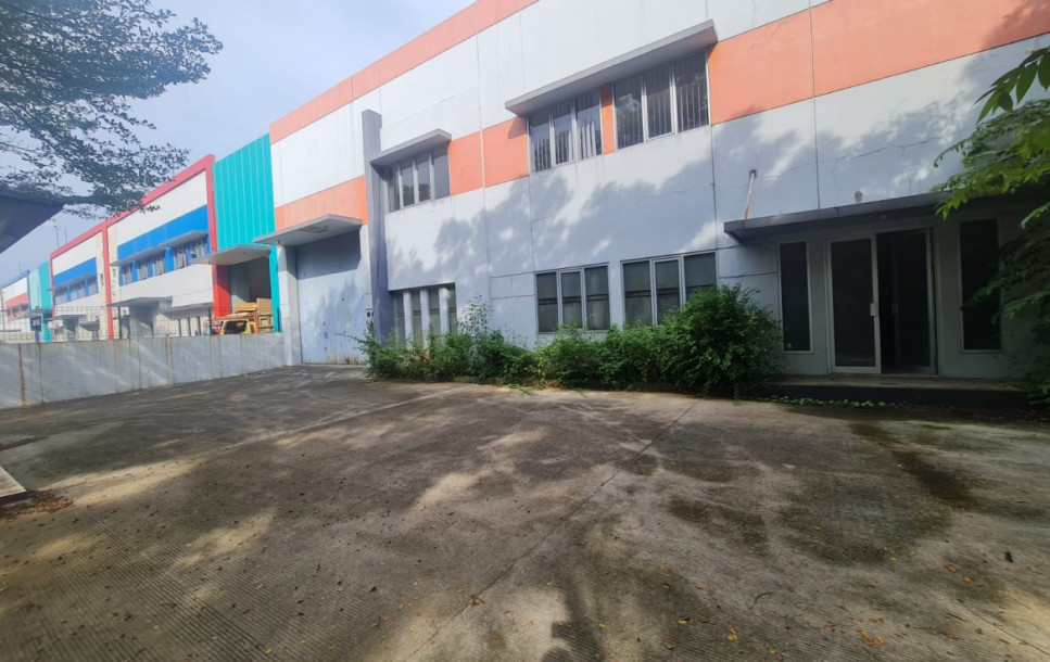 Disewakan Gudang OFFICENYA BESAR di Delta Silicon 3 Cikarang, dkt Jababeka 8-1