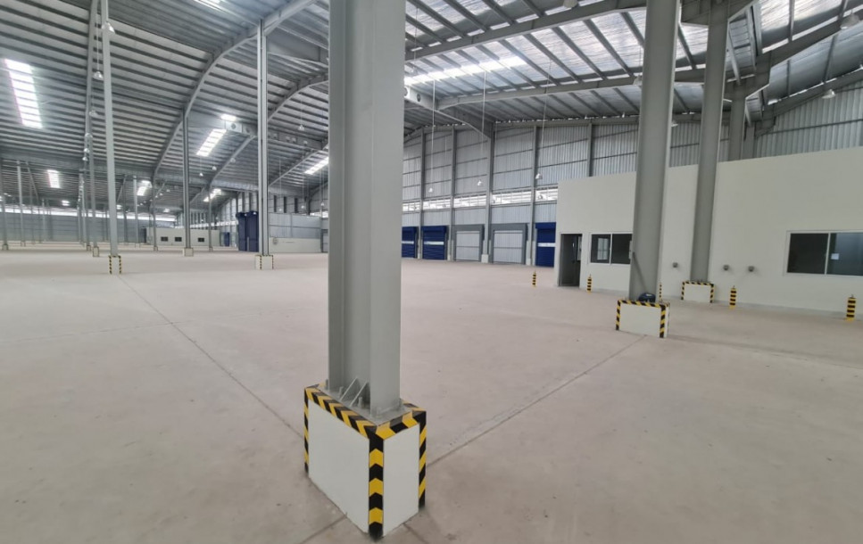 Disewakan Gudang Loading Dock di Delta Silicon 8 Lippo Cikarang, Bangunan Baru, dekat Jababeka 3 Cikarang, MM2100-1