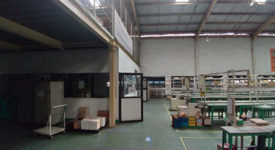 Dijual Gudang Ex Pabrik di Pinggir Jalan Raya Jababeka, Akses Dekat Tol. Row Jalan Lebar 2 Lajur