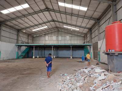 DISEWAKAN GUDANG DI KAVLING DPR CIPONDOH