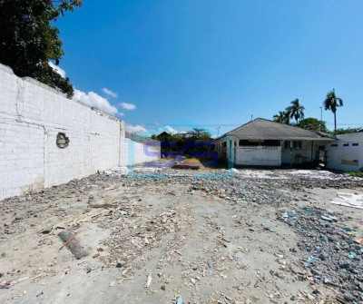 Disewakan Gedung Dengan Tanah Luas di Sanur