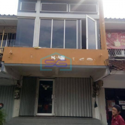 Dijual Ruko 2 1/4 lantai , sudah Renovasi, tinggi dari jalanan
