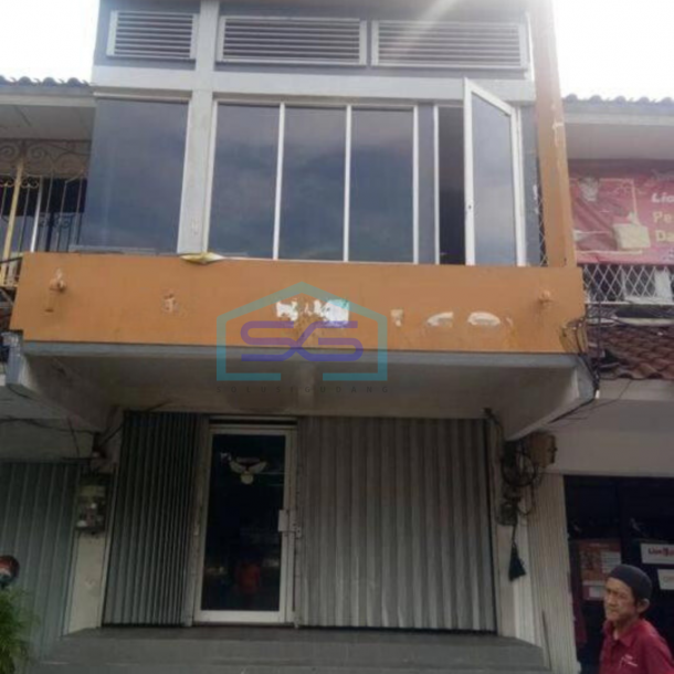 Dijual Ruko 2 1/4 lantai , sudah Renovasi, tinggi dari jalanan-2