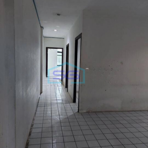 Dijual Ruko 3,5 lantai di Pluit. Tinggi dari jalanan, dekat akses tol-1