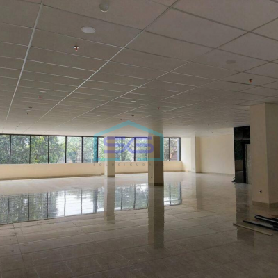 Dijual gudang  5,5 lantai di area setia budi, jakarta selatan