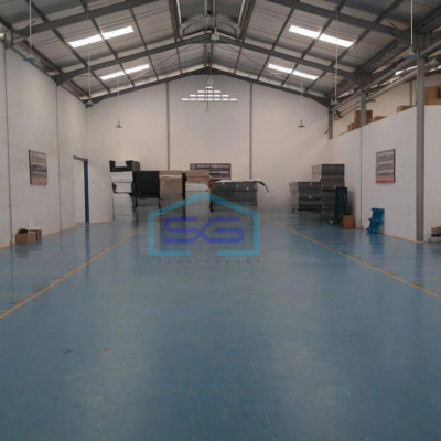 Dijual Gudang rapi siap pakai di Cakung lantai epoxy.