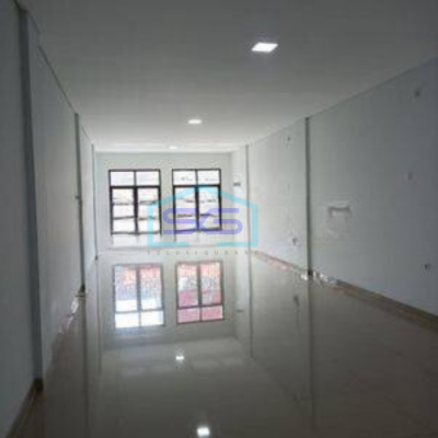 Disewa Ruko 2,5 lantai di Agung Utara , dekat Mall Sunter