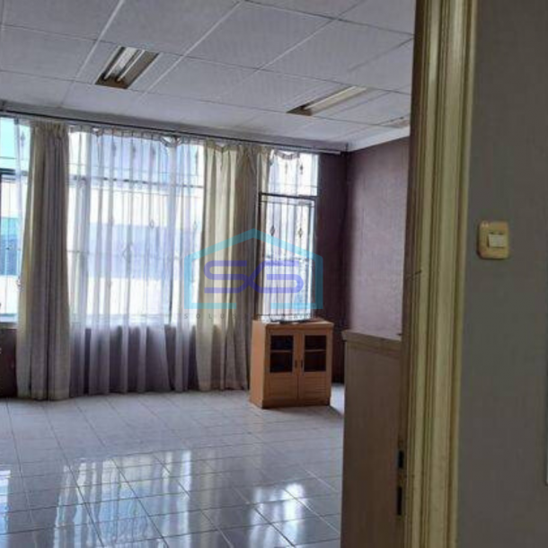 Disewa Ruko 4,5 lantai di Kelapa Gading, rapi, siap pakai-1