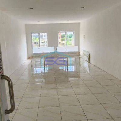 Dijual Ruko 3 lantai di muara karang, timggi dari jalanan