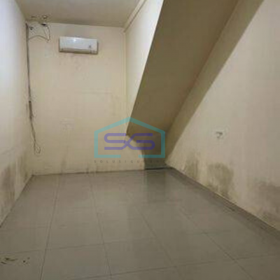 Disewa Ruko 3,5 lantai, di Muara Karang, jalanan utama, strategis