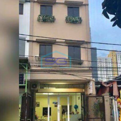 Disewa Ruko di Muara Karang, 4 lantai, lokasi ramai, Bebas Banjir, siap huni,