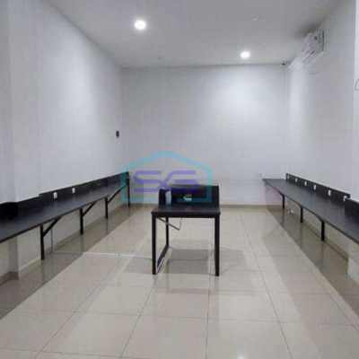 Disewa Ruko Gandeng 3,5 lantai di Muara karang. Siap huni.