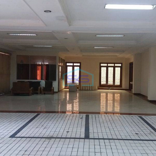 Disewakan Gedung di Sayap jl BKR, Bandung Pusat Luas Tanah 530m2-1