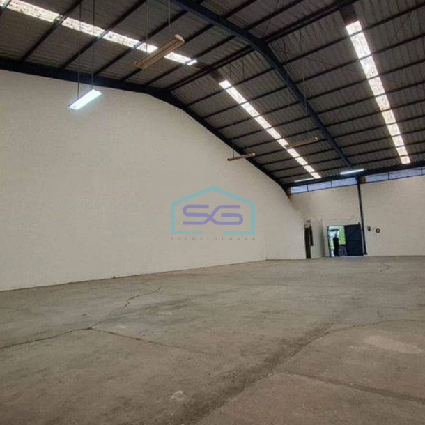 Disewakan Gudang Bagus Strategis Pusat Kota Area Caringin Bandung-1