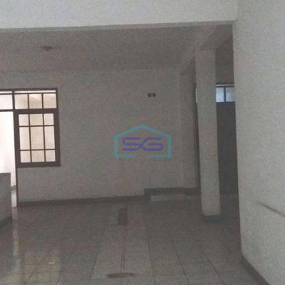 Disewakan Ruko di jln BKR Bandung Tengah Lokasi Strategis LB 500m2