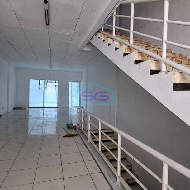 Disewakan Ruko Strategis Aman Pusat Kota Jln. Cikawao Kota Bandung LB 300m2 Siap Pakai-1