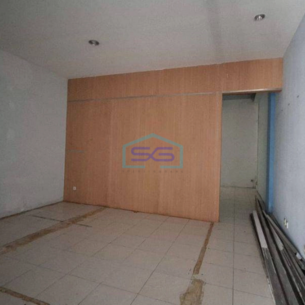 Disewakan Ruko Strategis Aman Pusat Kota Jln. Cikawao Kota Bandung LB 300m2 Siap Pakai-2