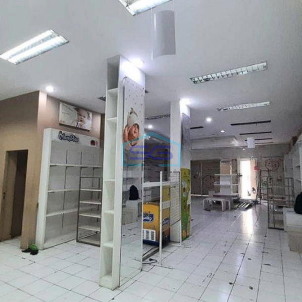 Disewakan Ruko Strategis Daerah Bandung LB 250m2 Parkir Luas-1