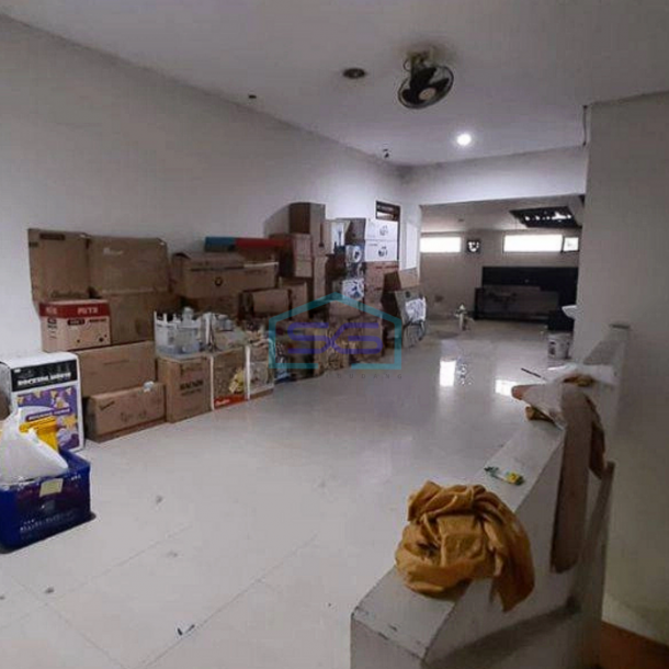 Disewakan Ruko Strategis Daerah Bandung LB 250m2 Parkir Luas-2