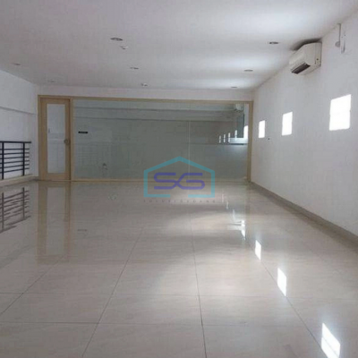 Disewakan Gedung Bagus Tengah Kota Jl. Soekarno Hatta Bandung LT 2500m2