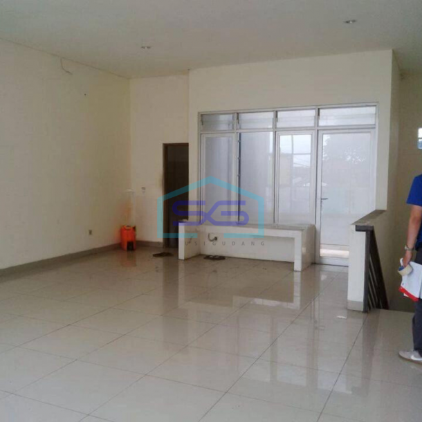 Disewa Ruko Siap Pakai Area Bisnis Jln. Kiaracondong Kota Bandung-1