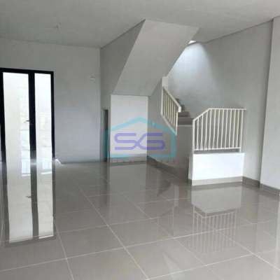 Disewakan Ruko Mewah 2Lt Nuansa Eropa di Wiyung Surabaya Barat