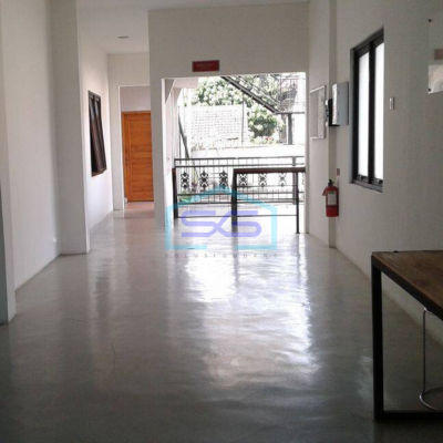 Disewakan Gedung Parkir Luas di Tengah Kota dekat Malioboro Cocok untuk Gudang