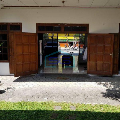 Disewakan Gedung Murah Parkir Luas Cocok Utk Gudang di Umbulharjo Jogja