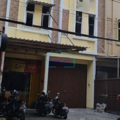 Disewakan Ruko jalan raya di tanjung duren jakarta barat