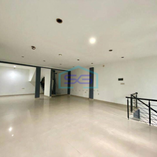 Disewa Ruko Main Road Luas Terawat Murah di Cikutra Kota Bandung-3