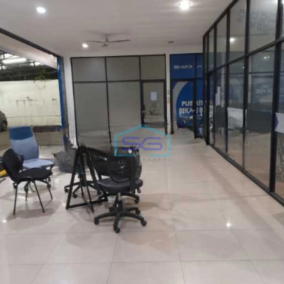 Disewakan Ruko Ex Showroom di Bekasi Luas Tanah  1000 m²