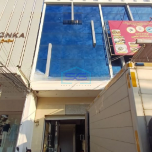 Disewakan Ruko Di Jl. Greenville Raya Luas Bangunan 350m² di Jakarta Barat-1