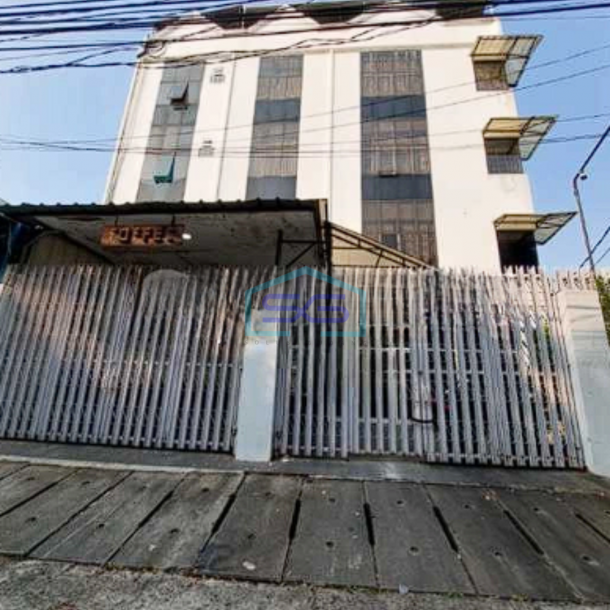 Dijual Gedung 4,5 Lantai di Bungur Jakarta Pusat Luas Bangunan 300m2-1